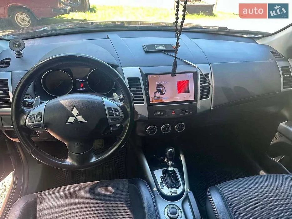 Mitsubishi Outlander 2012