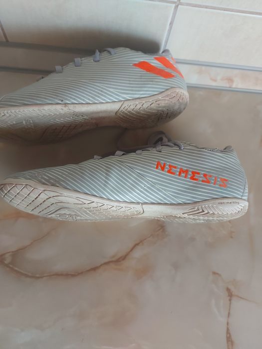 Halówki adidas chłopięce 38