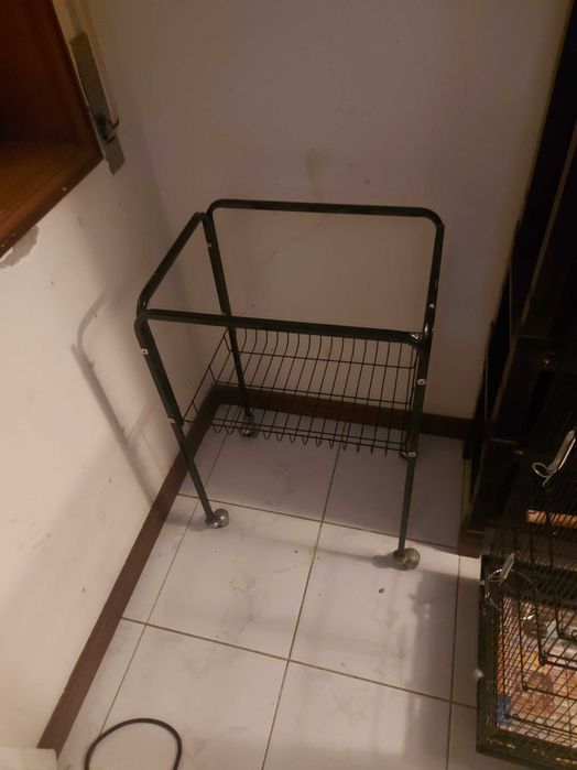 Tenho gaiola de papagaio  para vender completamente nova