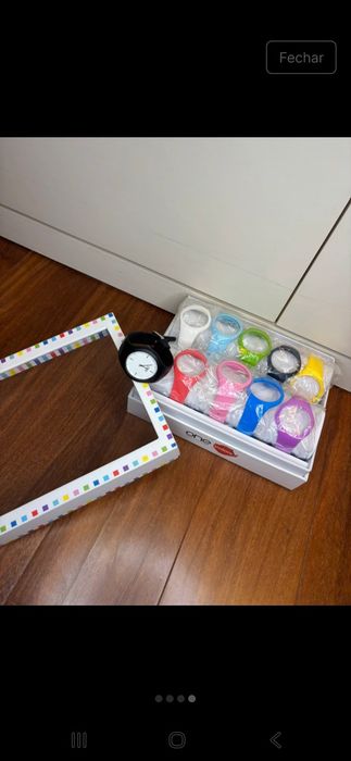 Relogio One com varias braceletes