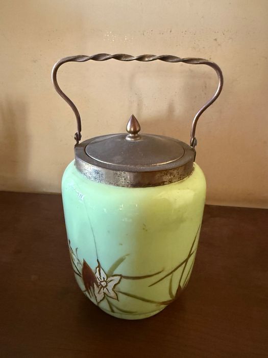 Biscoiteira antiga em vidro verde pintado à mão – c. 1890/1910
