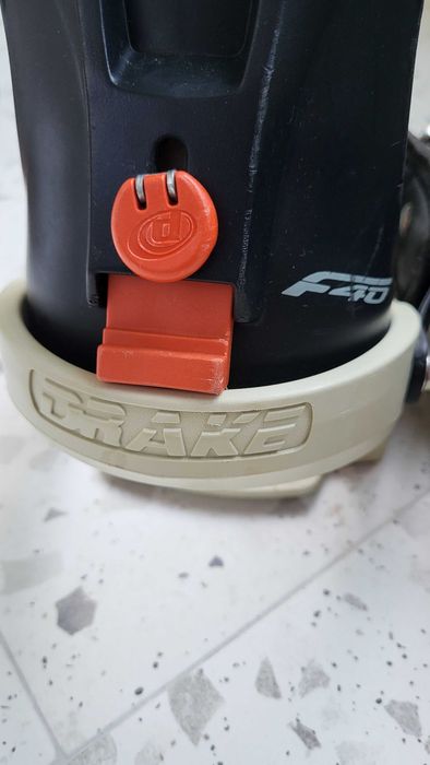 Fixações de Snowboard Drake F40 (Preto / Laranja / Bege)
