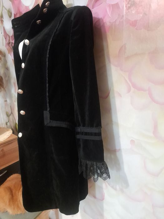 Гусарский велюровый пиджак с кружевом.ZARA.