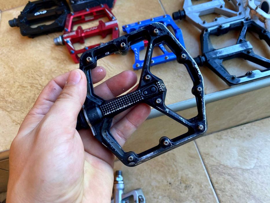 Педалі Shimano DEORE XT, XTR, SAINT, Crank Brothers, CUBE, Specialized