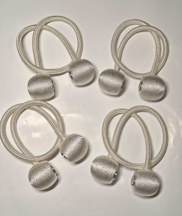 Dekoracyjne klamry opaski magnesy do zasłon białe perłowe 4 szt