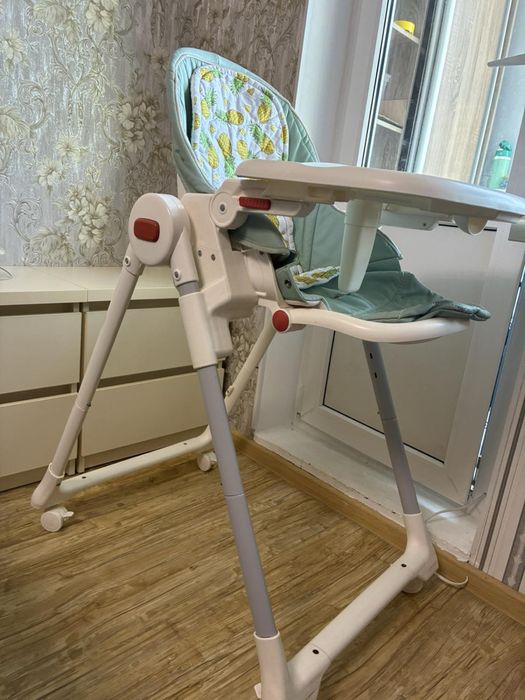 Столик для годування