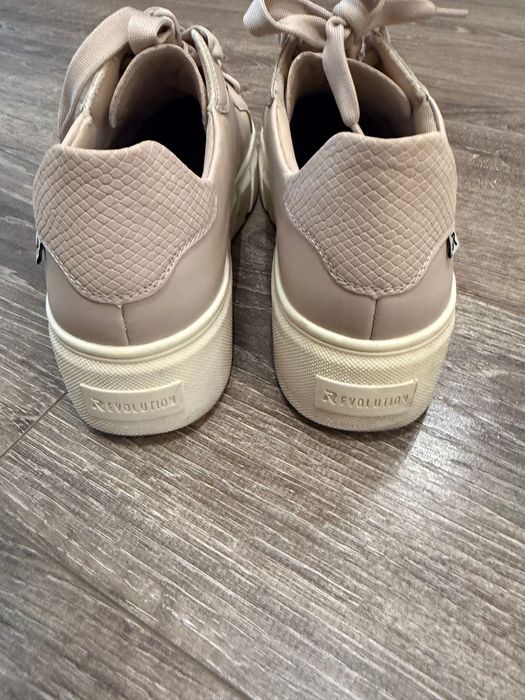 Жіночі кросівки Rieker 43 розмір колір пудровий