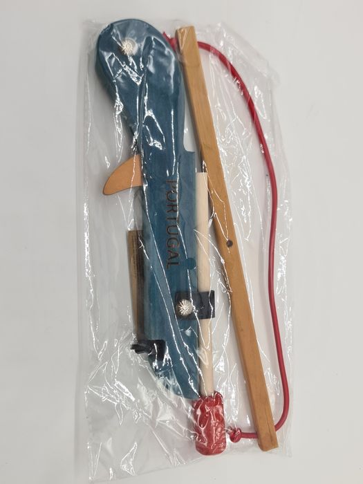 Besta de brinquedo em madeira - nova