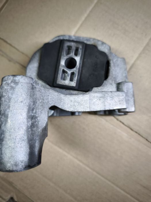 Подушки двигуна на Volvo xc90 2.4 d5