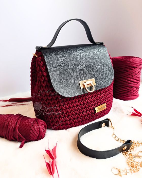 Torebka Kuferek bordo czarny