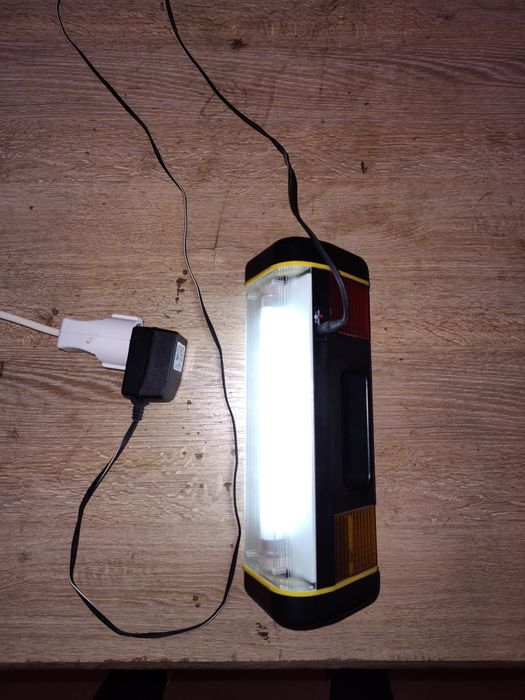 Lanterna com várias funcionalidades