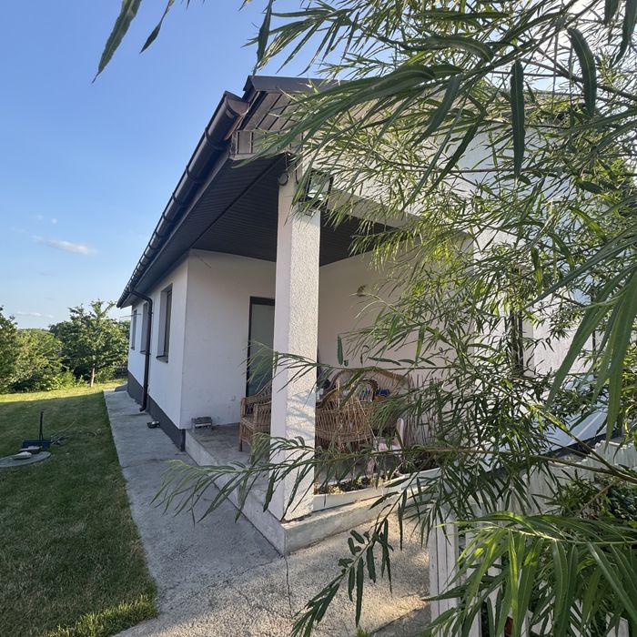 У продажі сучасний будинок з ремонтом