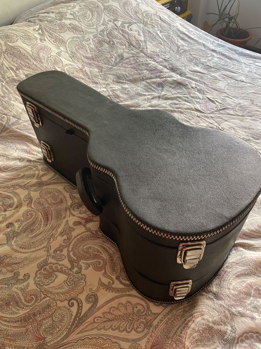 Case Duplo para cavaquinho. Usado. Perfeito.