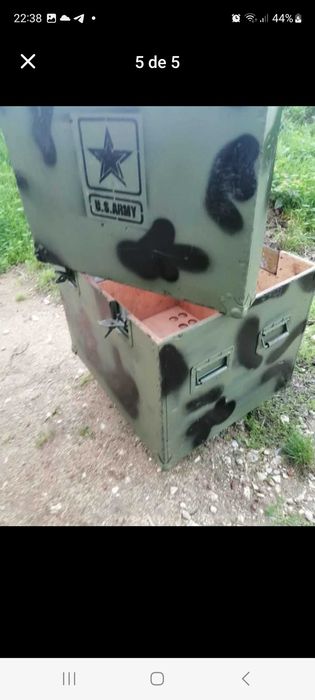 Caixa/ cofre sobre rodas