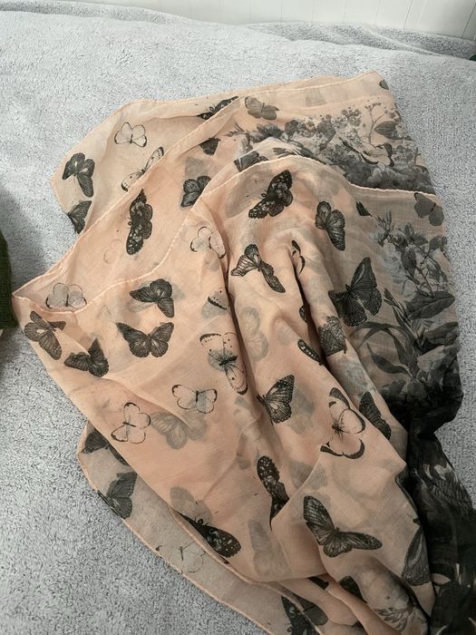 Apaszka szalik w motyle