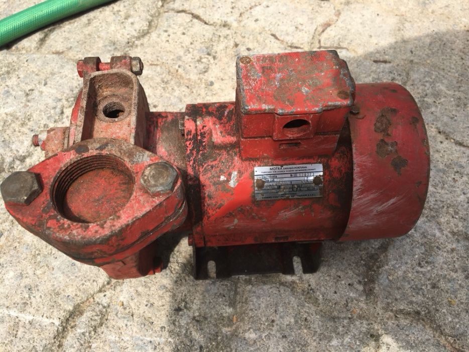 Peça de electrobomba antiga