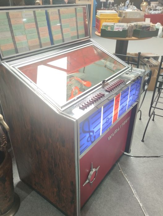 Jukebox de vinil a funcionar