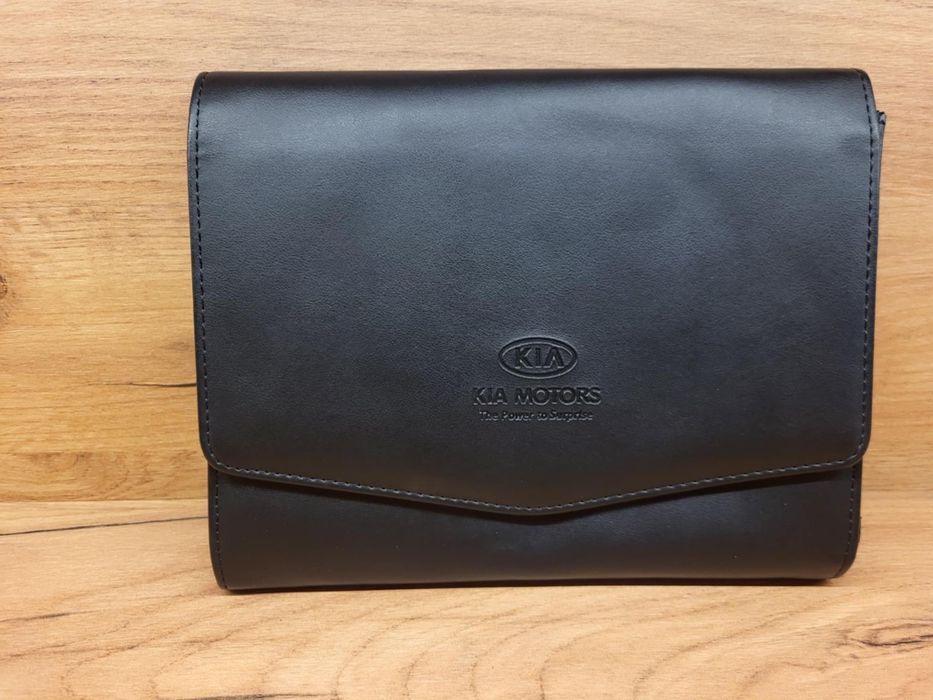 Skórzane etui na dokumenty serwisowe Kia
