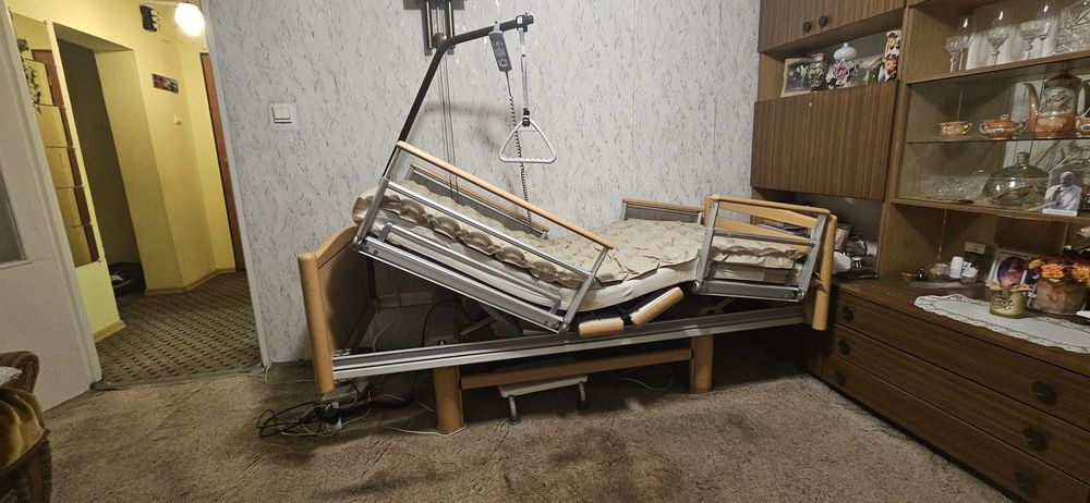 Łóżko medyczne szpitalne