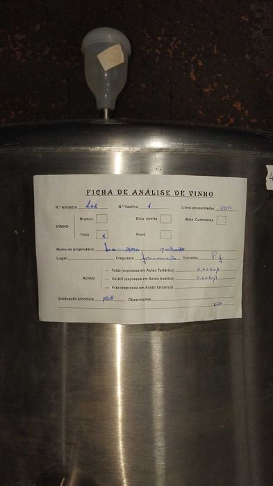 Vinho caseiro americano tinto