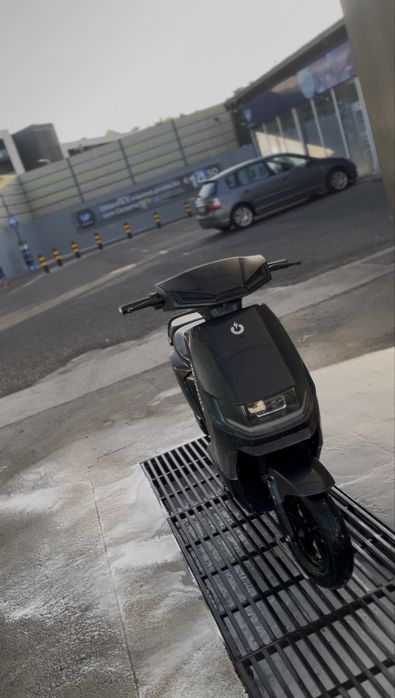 VENDO MOTO ELETrica seminova