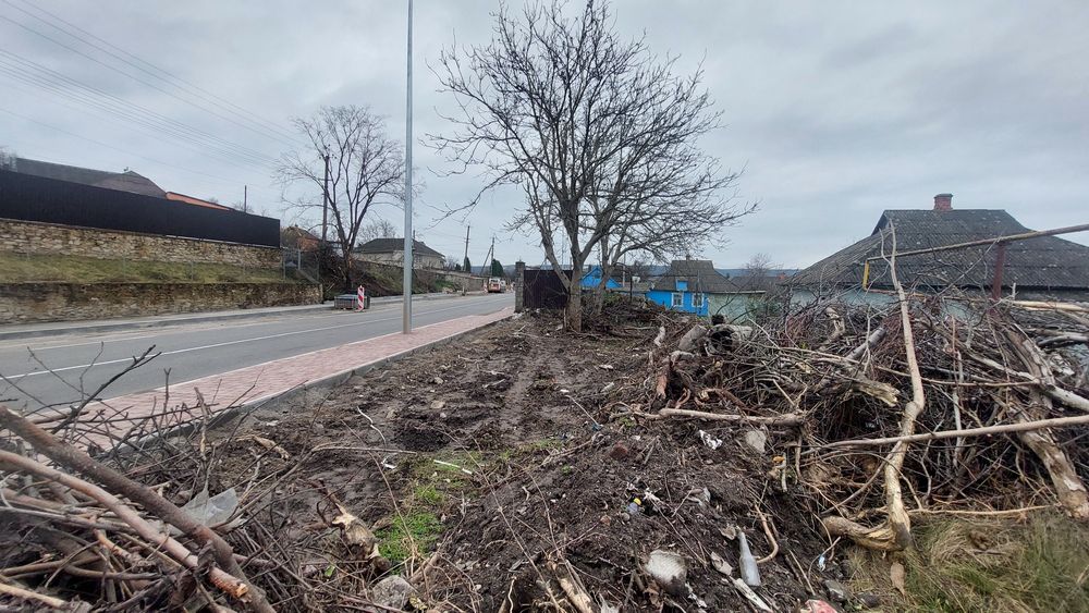 Продам 8 соток. Вул.І.Франка,26.