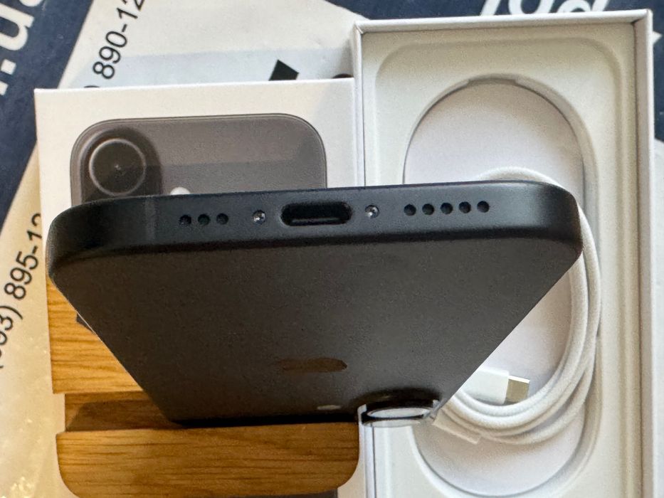 iPhone 16 128Gb Black Neverlock