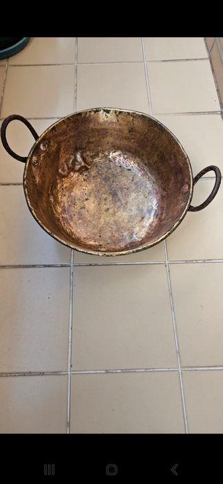 Tacho de cobre com mais de 100 anos