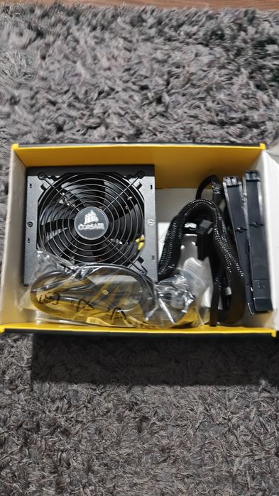 Fonte Corsair CX750M