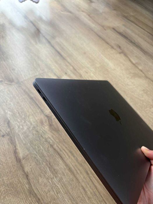 MacBook Pro 13.3", 16ГБ, 256 ГБ, Intel Core i7, Сріблястий