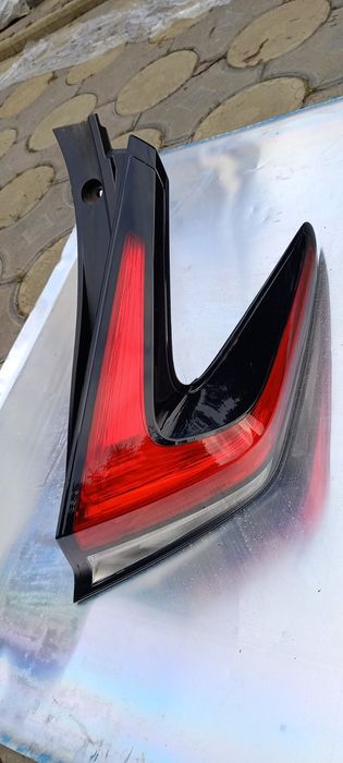 Б/у фонарь задний для Nissan Leaf 2017-2022