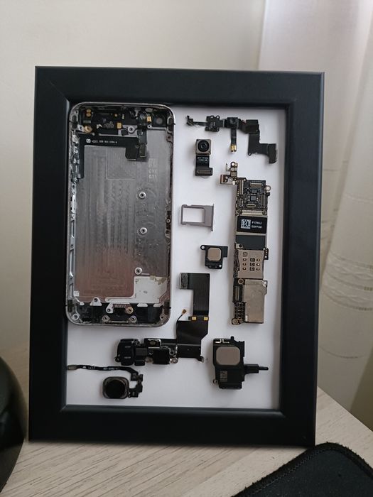 Quadro iphone 5 desmontado