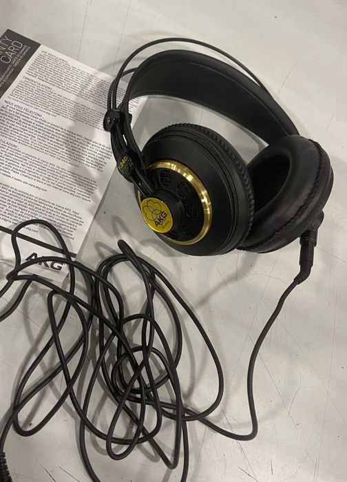 Легендарні студійні навушники AKG K240 Studio