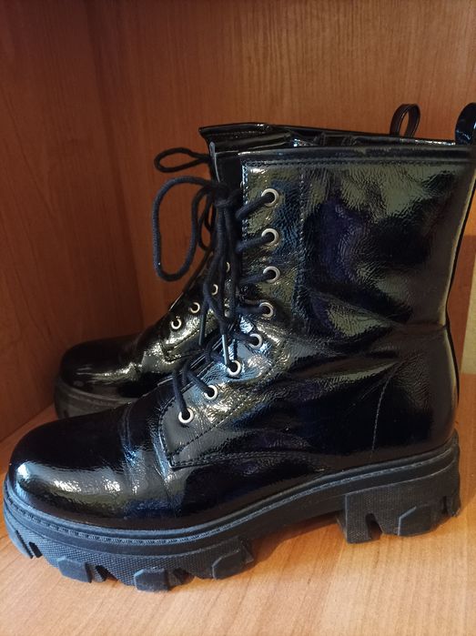 Buty zimowe jak nowe na grubej podeszwie