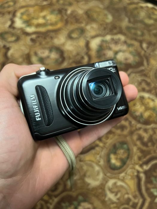 Fujifilm FinePix T190WM Фотоапарат з зарядкою і карта пам'яті 8гб