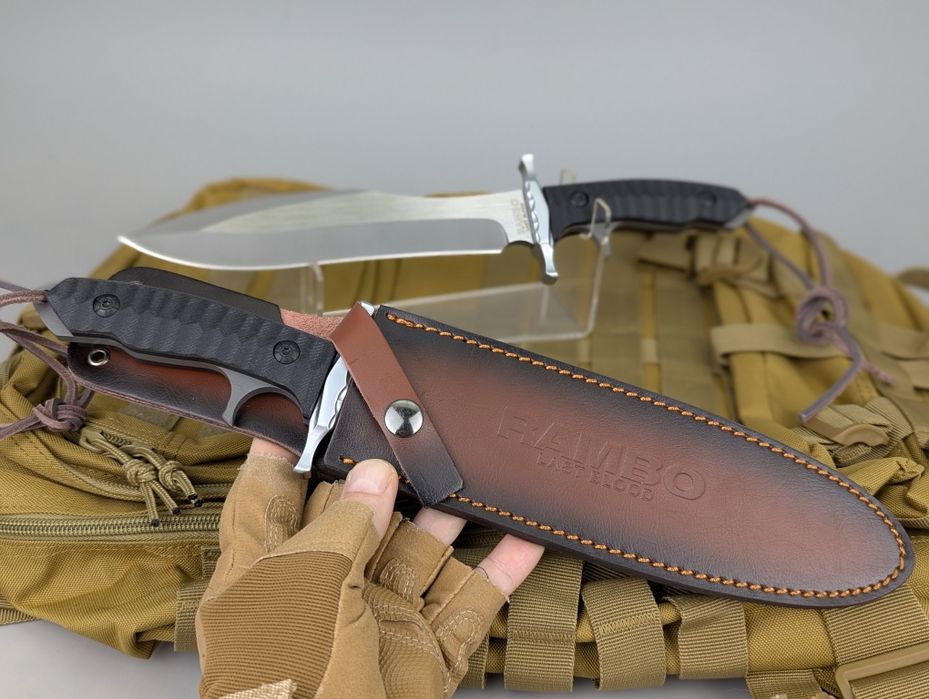 Великий тактичний ніж. Нож с кожаным чехлом.