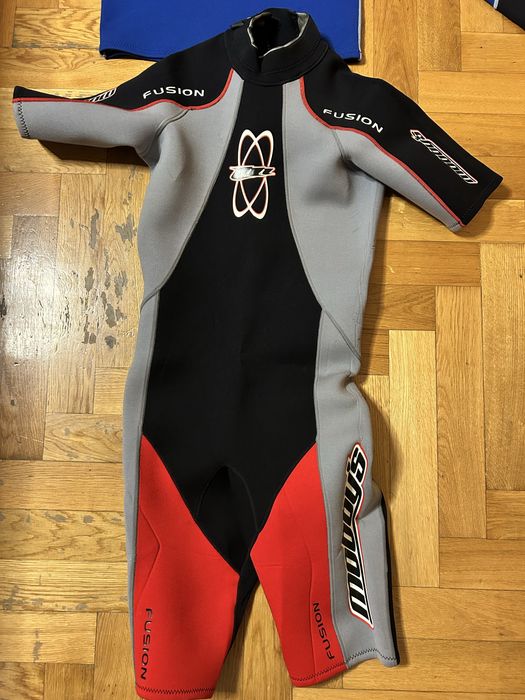Fatos de Neoprene Mobby’s Fusion – Shorty + Top (surf/bodyboard)