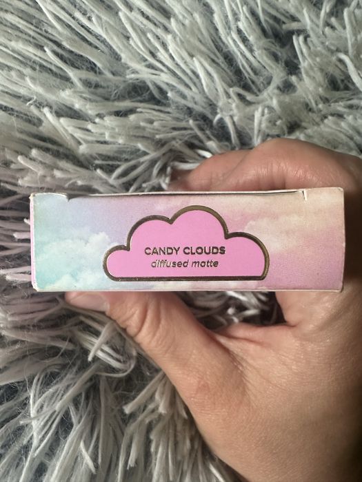 Róż too faced cloud crush
