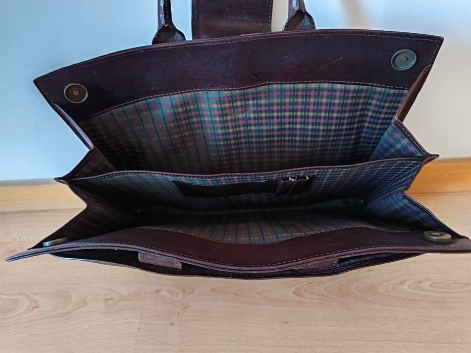 Mala em pele para computador portatil