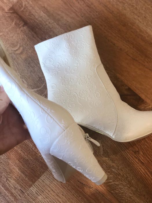 Buty 39 zimowe biały