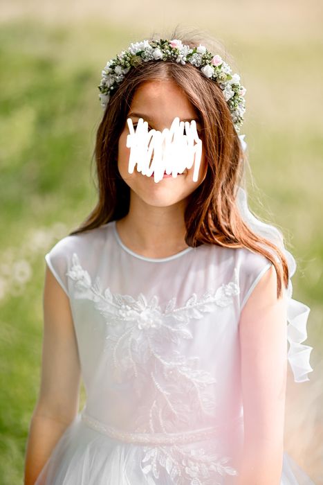 Sukienka komunijna z haftami, tiulem, perełkami +wianek