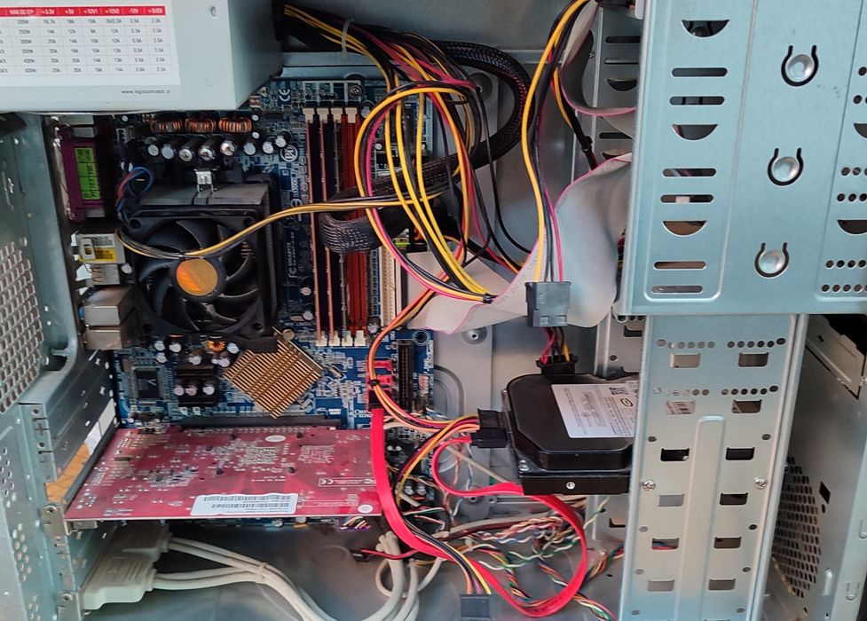 Komputer stacjonarny do gier Retro