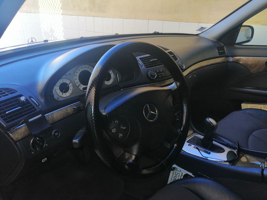 Mercedes E 220 2003