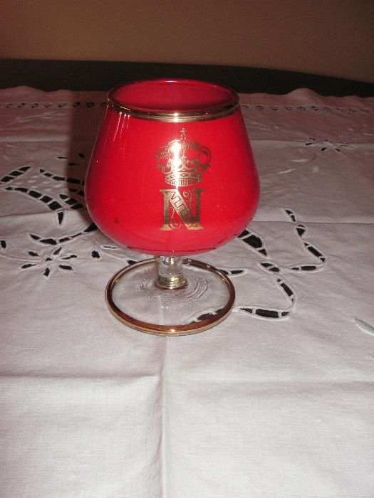 Conjunto Copos Vermelho e Dourado Vintage
