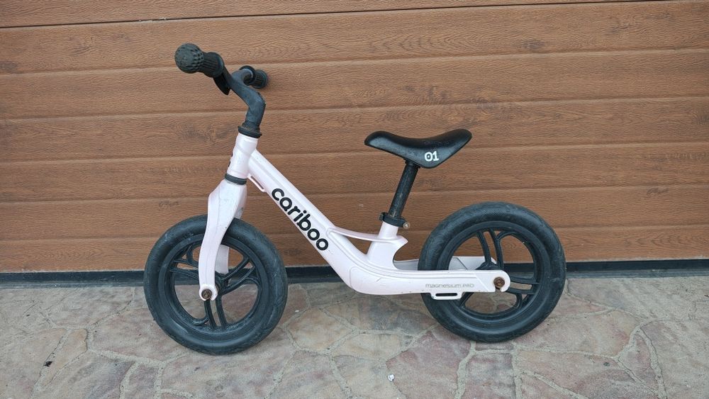 Rowerek biegowy Cariboo Magnesium Pro - różowy