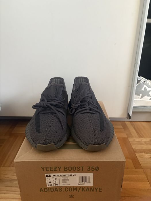 Yeezy 350 v2 cinder