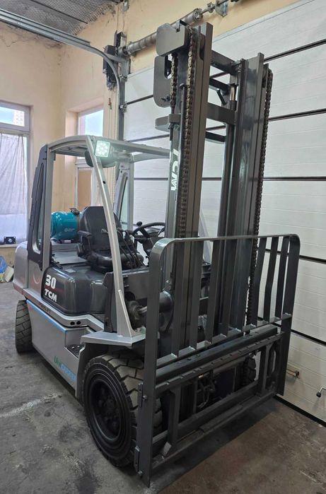 Навантажувач вилковий, газовий 3.0 тонн
TCM-Nissan UG1D2A30LH
