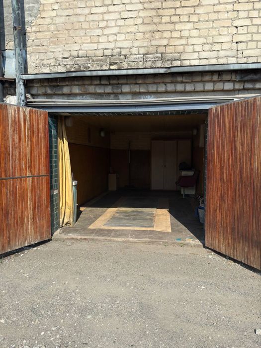 Продаю гараж (без торга)