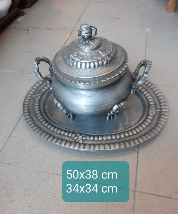 Magnífica Terrina e Travessa em Estanho