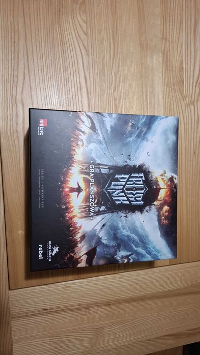 Frostpunk + Pionierzy + insert Folded Space + koszulki - jak nowa